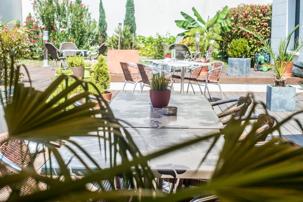 Фото Ibis Styles Bordeaux Centre Gare