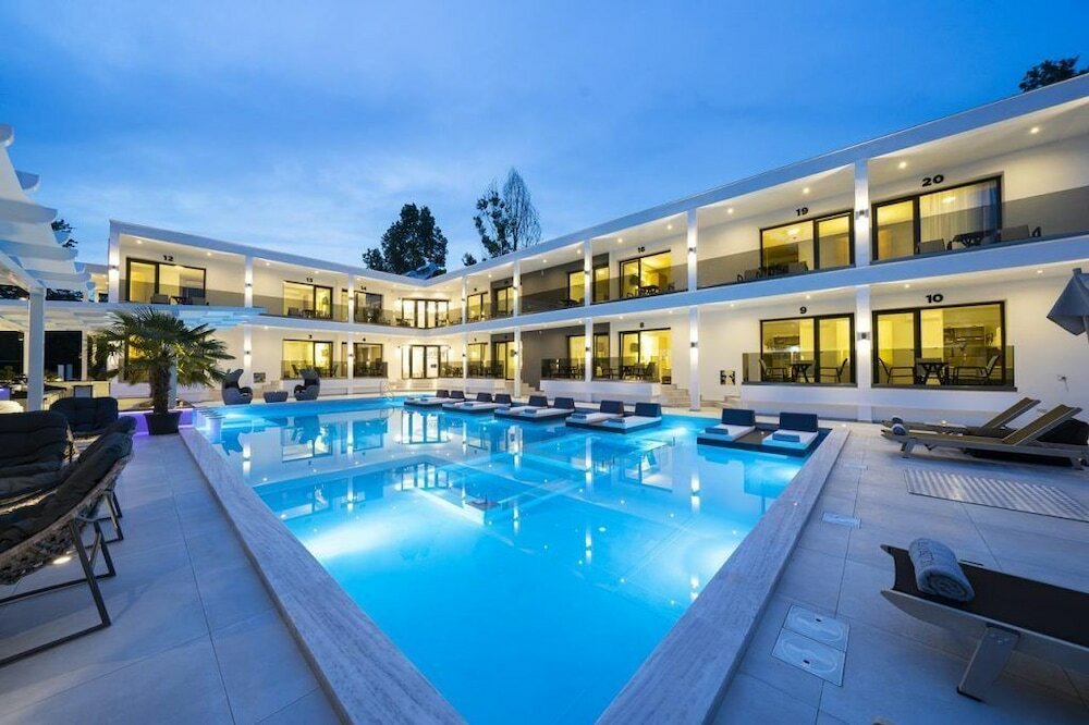 Фото Avaton Luxury Resort