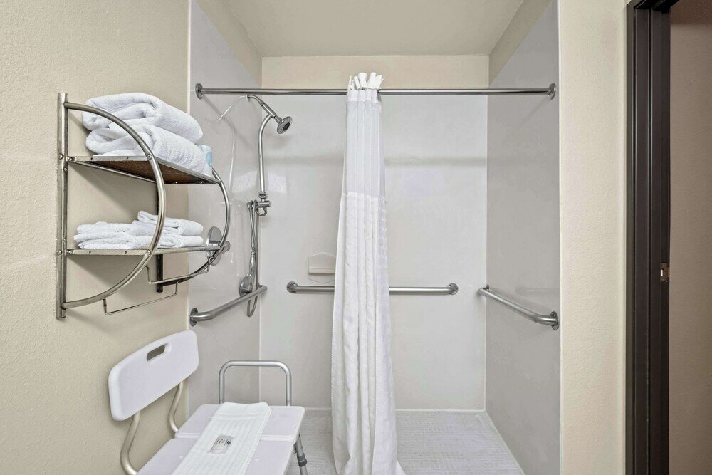 Фото Comfort Suites Las Colinas Center