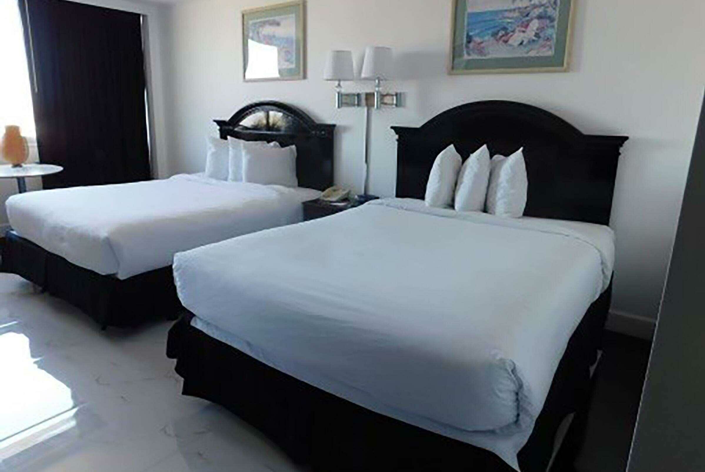 Фото Ramada by Wyndham North Bergen