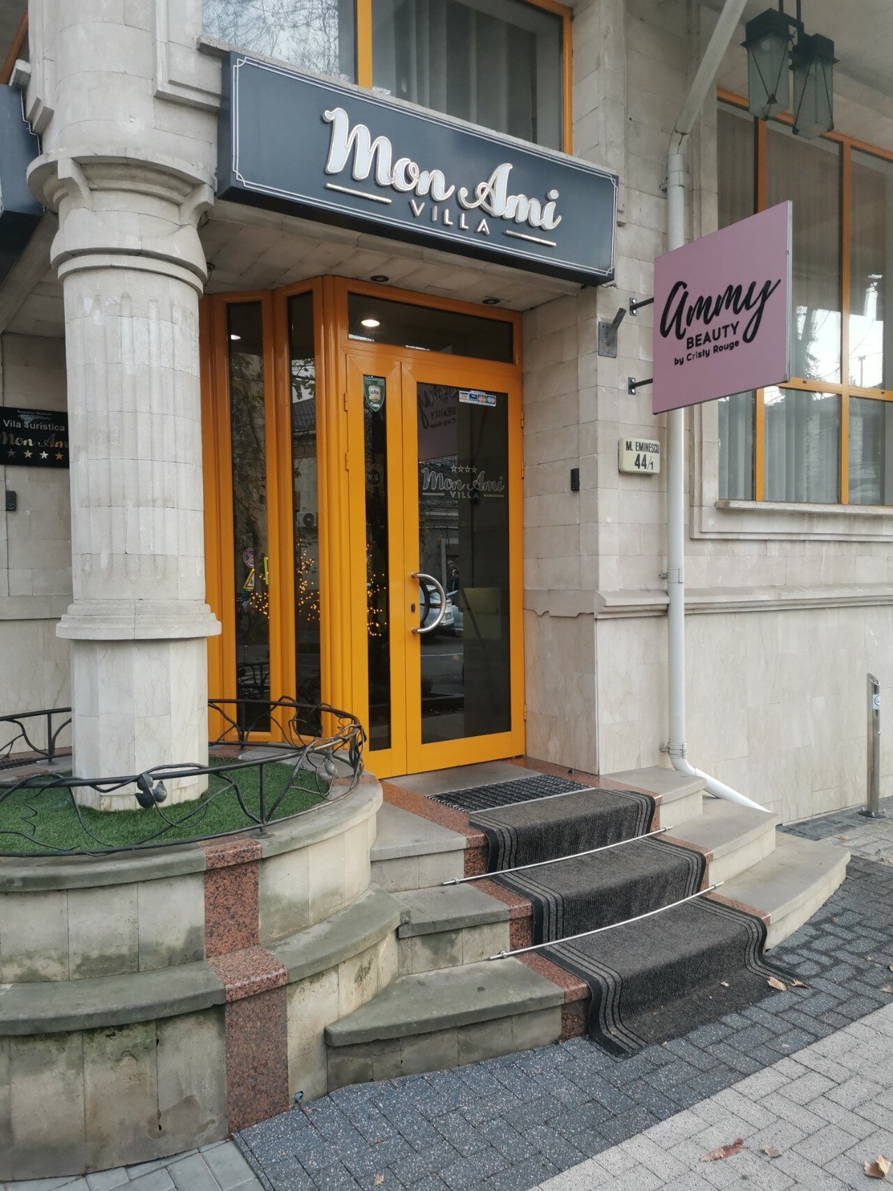 Фото Mon Ami Villa