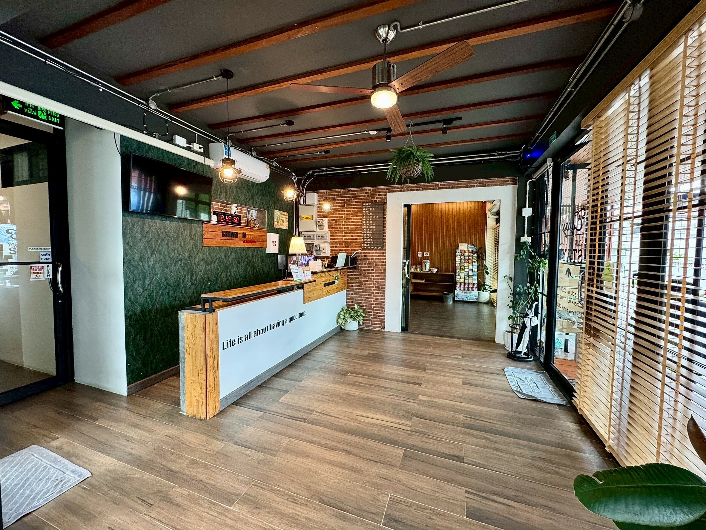 Фото Tanwa Hotel