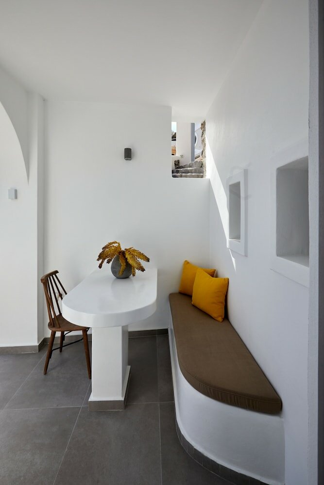 Фото Allure Breeze Suites