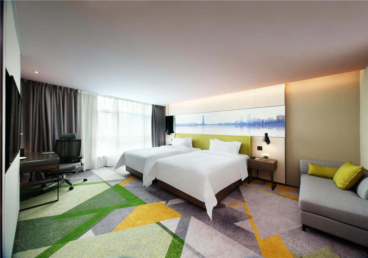 Фото Hampton by Hilton Guangzhou Tianhe Sports Center