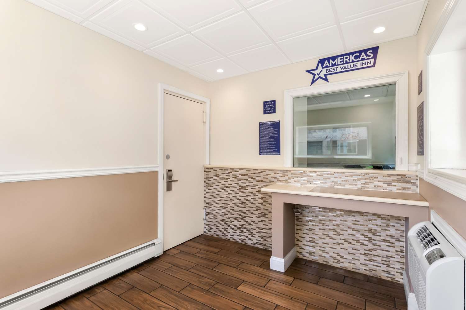 Фото Americas Best Value Inn Avenel Woodbridge