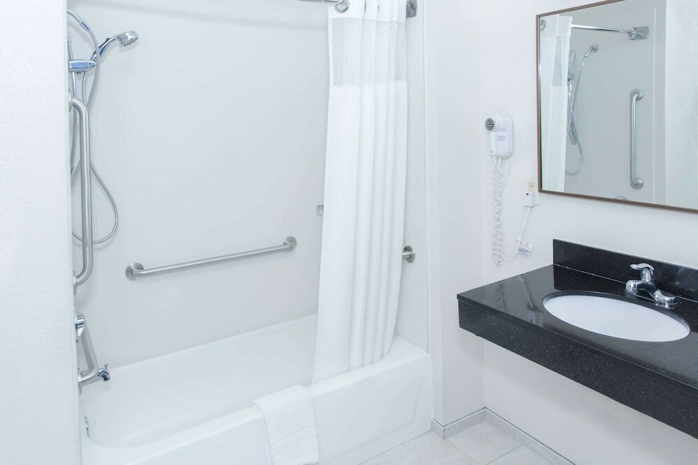 Фото Fairfield Inn by Marriott Hays