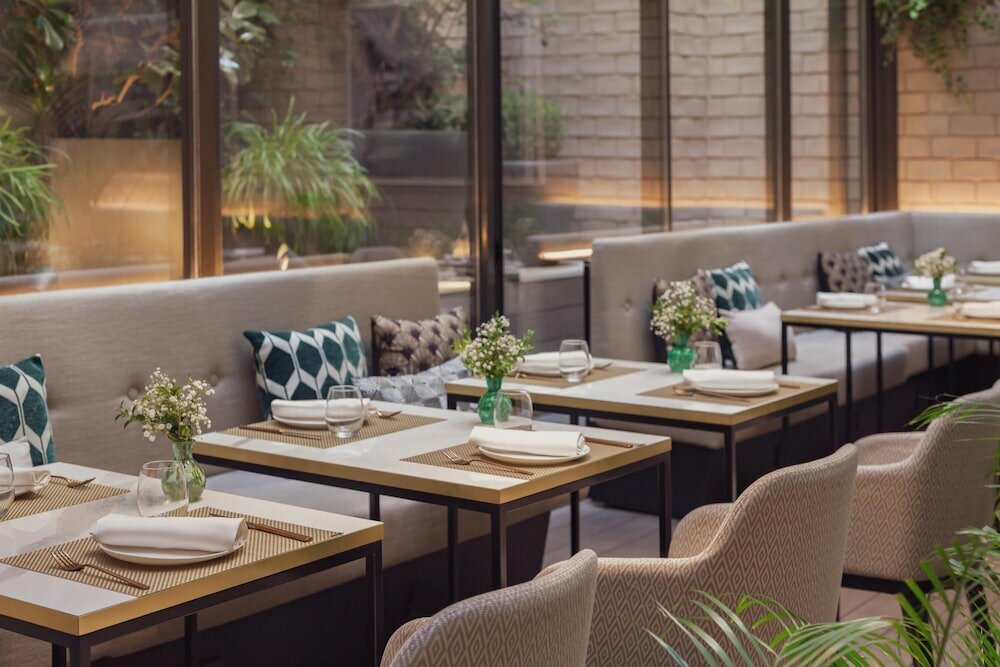 Фото The Pavilions Madrid