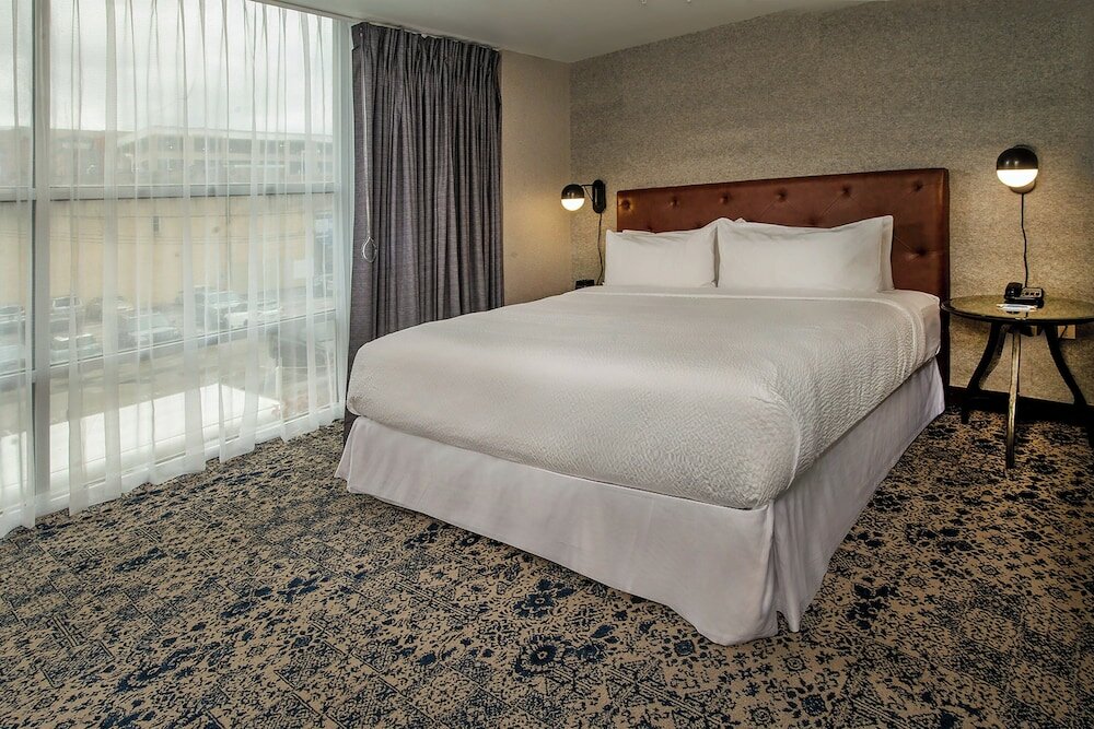 Фото Four Points by Sheraton Philadelphia City Center