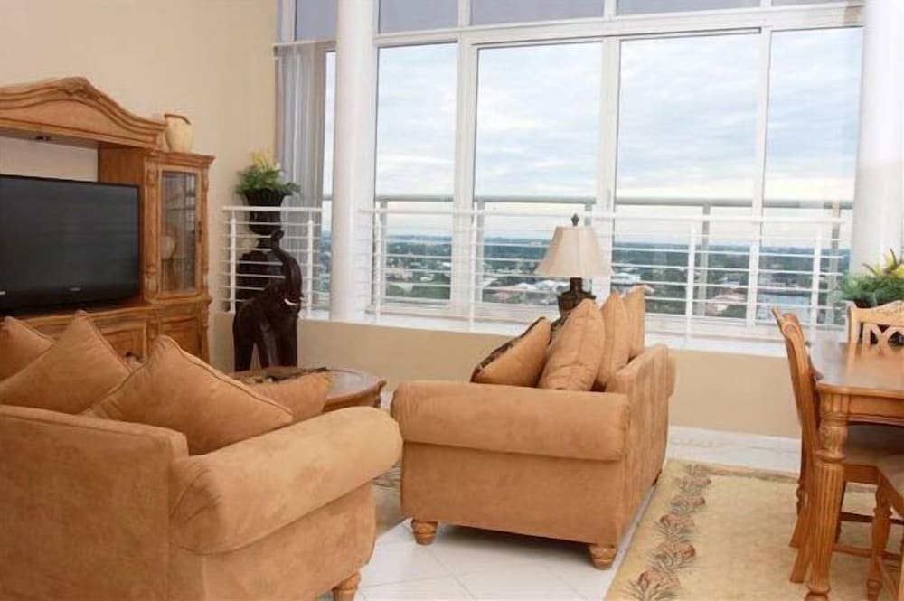 Фото Ocean Manor Beach Hotel