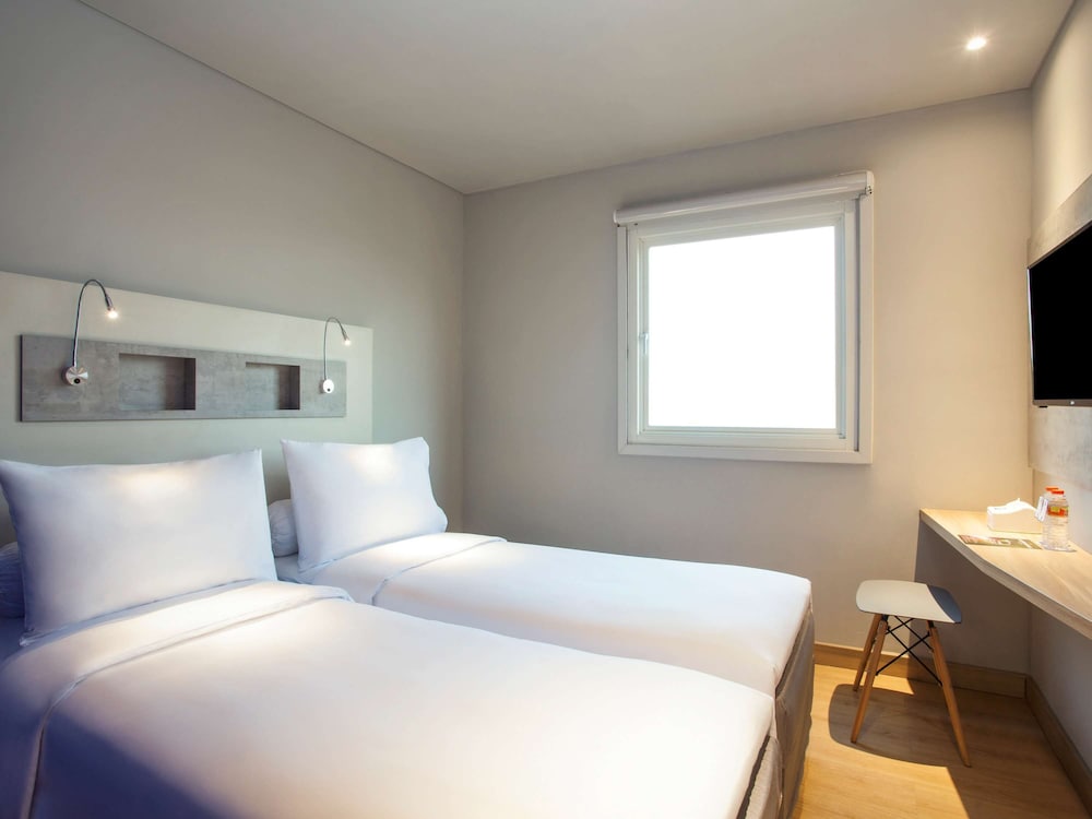 Фото Ibis budget Surabaya Diponegoro