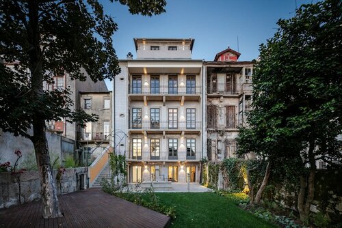 Гостиница Menina Colina Guesthouse в Порту