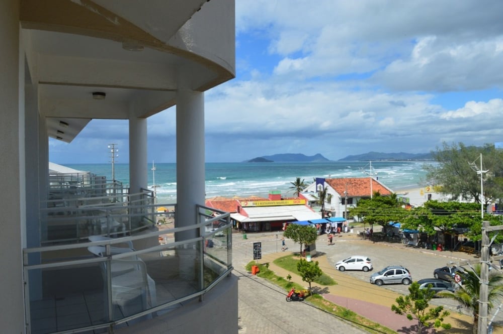 Фото Joaquina Beach Hotel