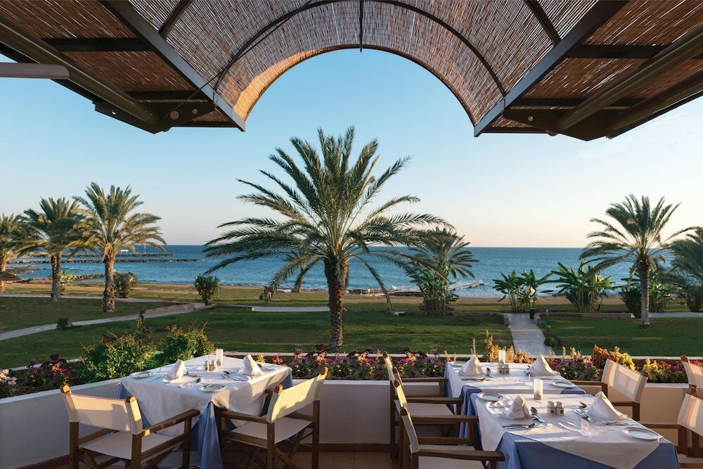 Фото Constantinou Bros Athena Royal Beach Hotel