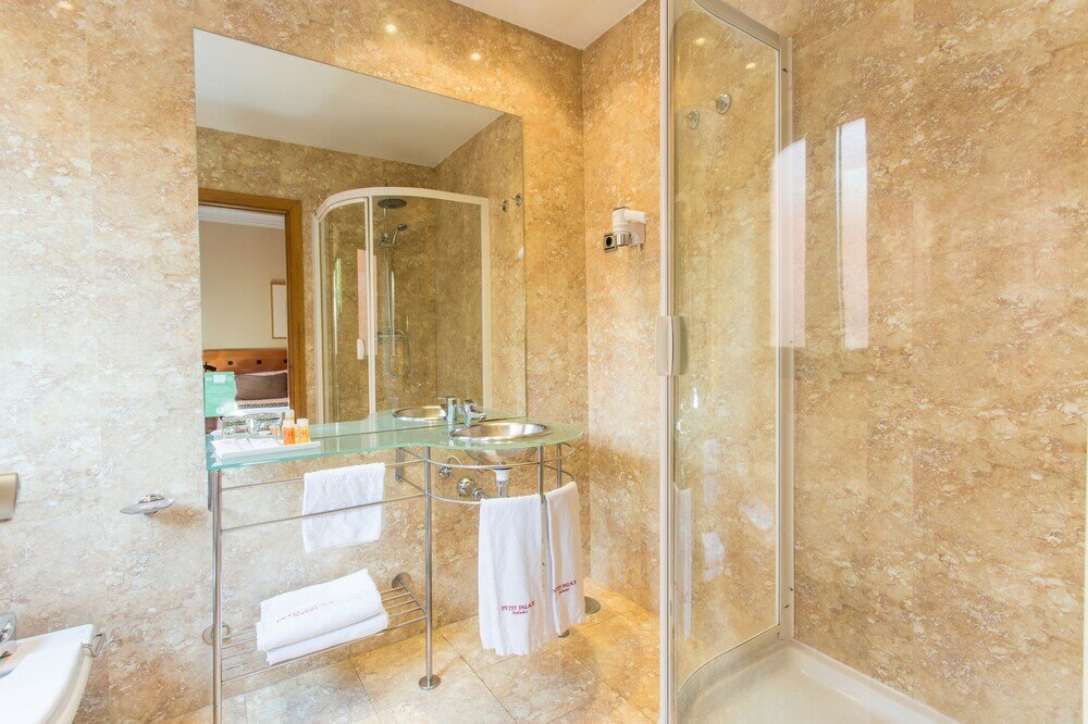 Фото Отель Petit Palace Arturo Soria