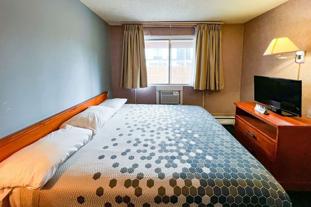 Фото Econo Lodge Motel Village