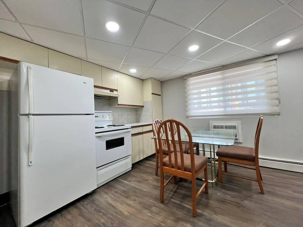 Фото Econo Lodge Motel Village