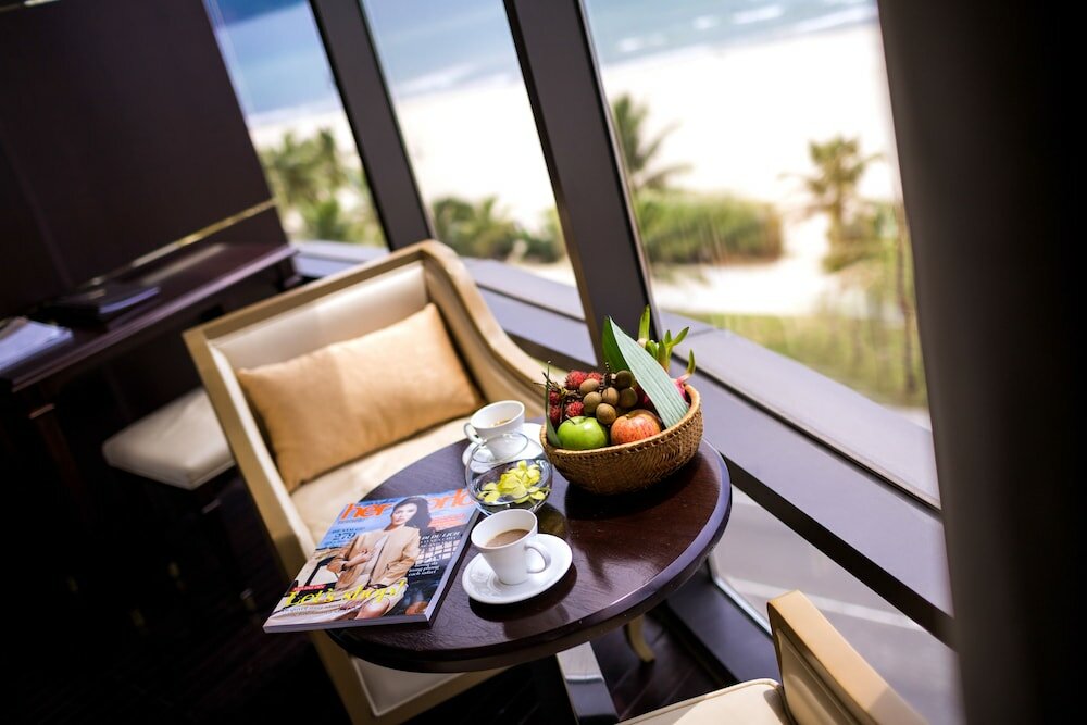 Фото Holiday Beach Hotel Danang