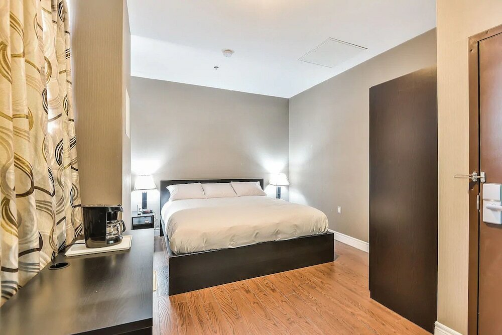 Фото Nu Hotel Toronto