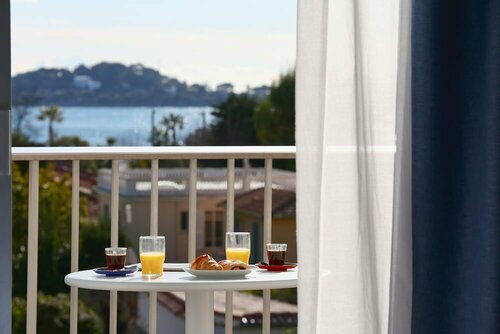 Гостиница R& xE9; sidence Carlton в Больё-сюр-Мере