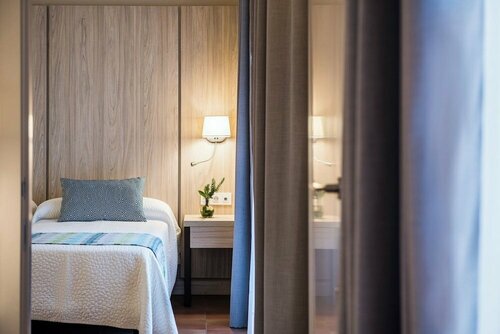 Гостиница Hotel Intur Bonaire в Беникасиме