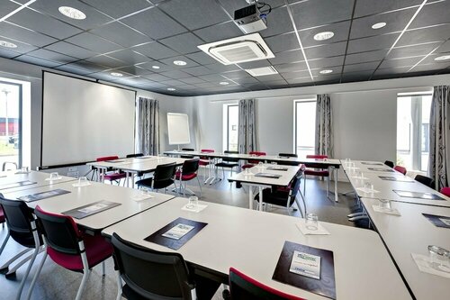Гостиница Brit Hotel Vendee Mer в Ла-Роше-сюре-Йоне