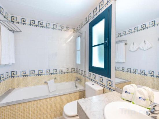 Фото Thb Tropical Island Aparthotel