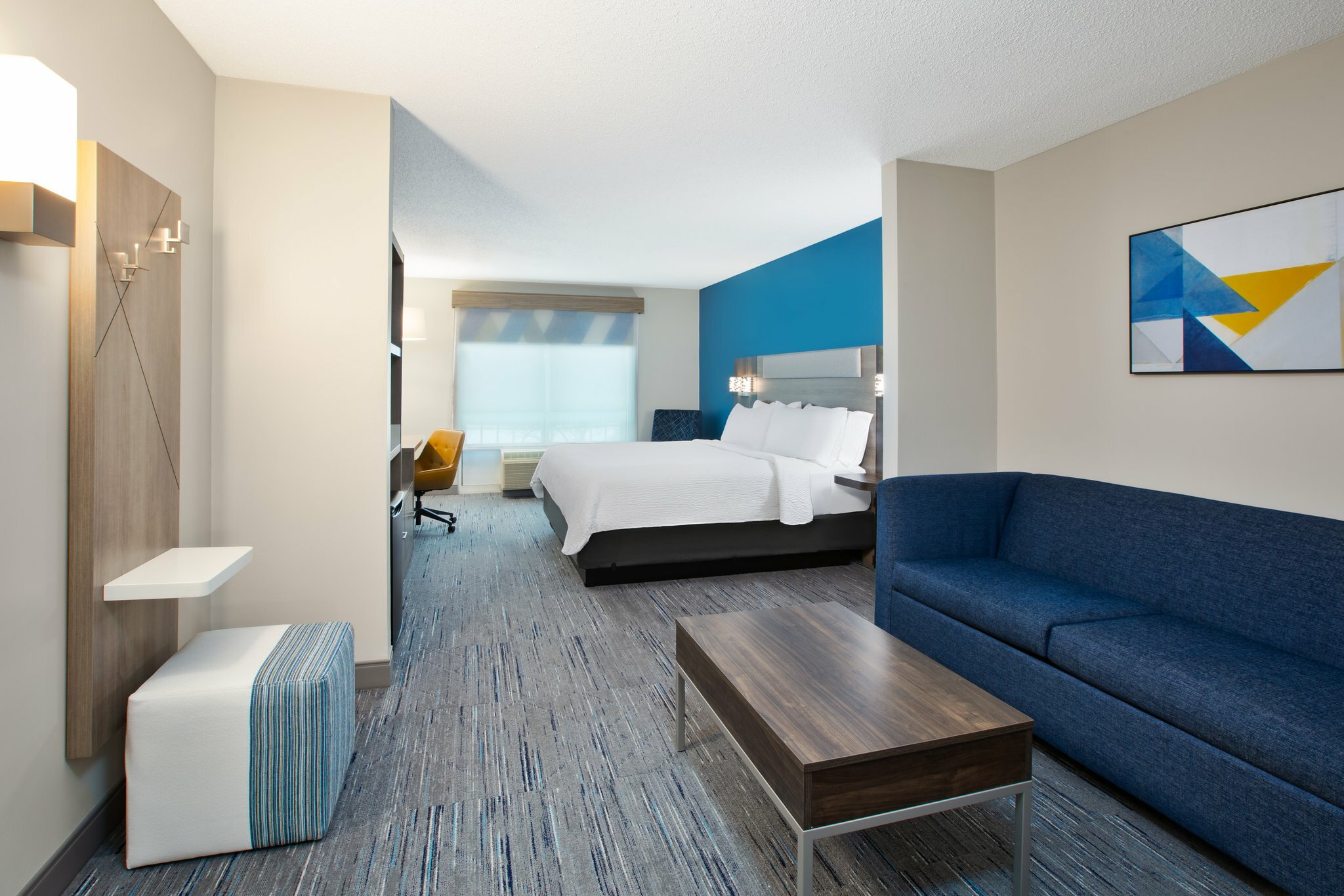Фото Holiday Inn Express Hotel & Suites Grand Rapids-North, an Ihg Hotel