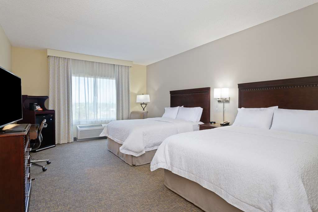 Фото Hampton Inn & Suites Wellington