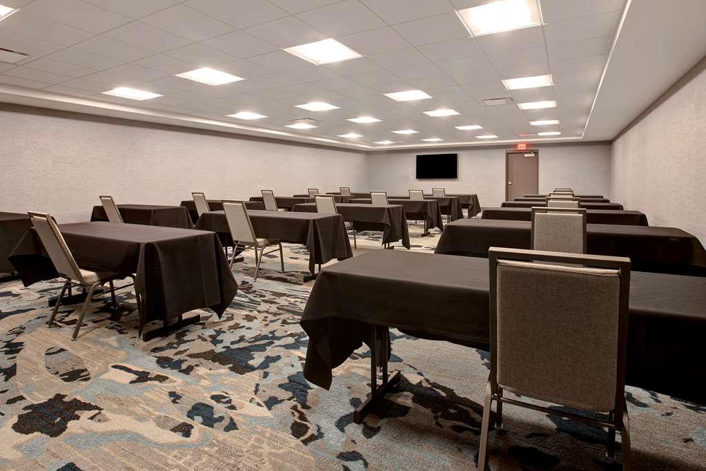 Фото Embassy Suites by Hilton Rockford Riverfront
