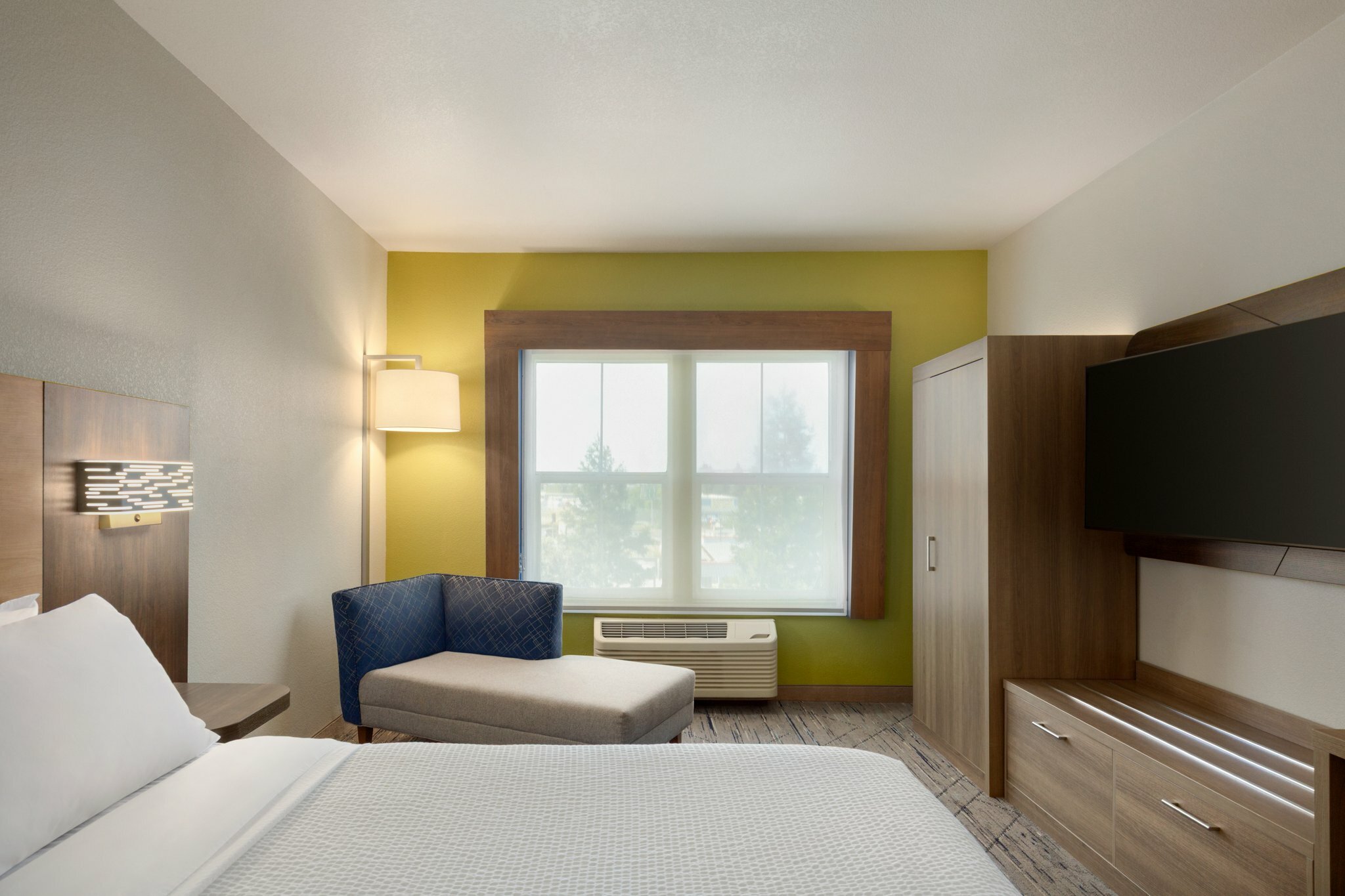 Фото Holiday Inn Express West Sacramento, an Ihg Hotel