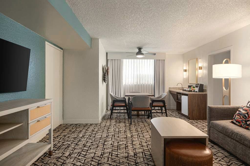 Фото Embassy Suites by Hilton Fort Lauderdale 17th Street 