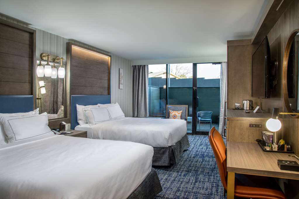 Фото DoubleTree by Hilton Hot Springs