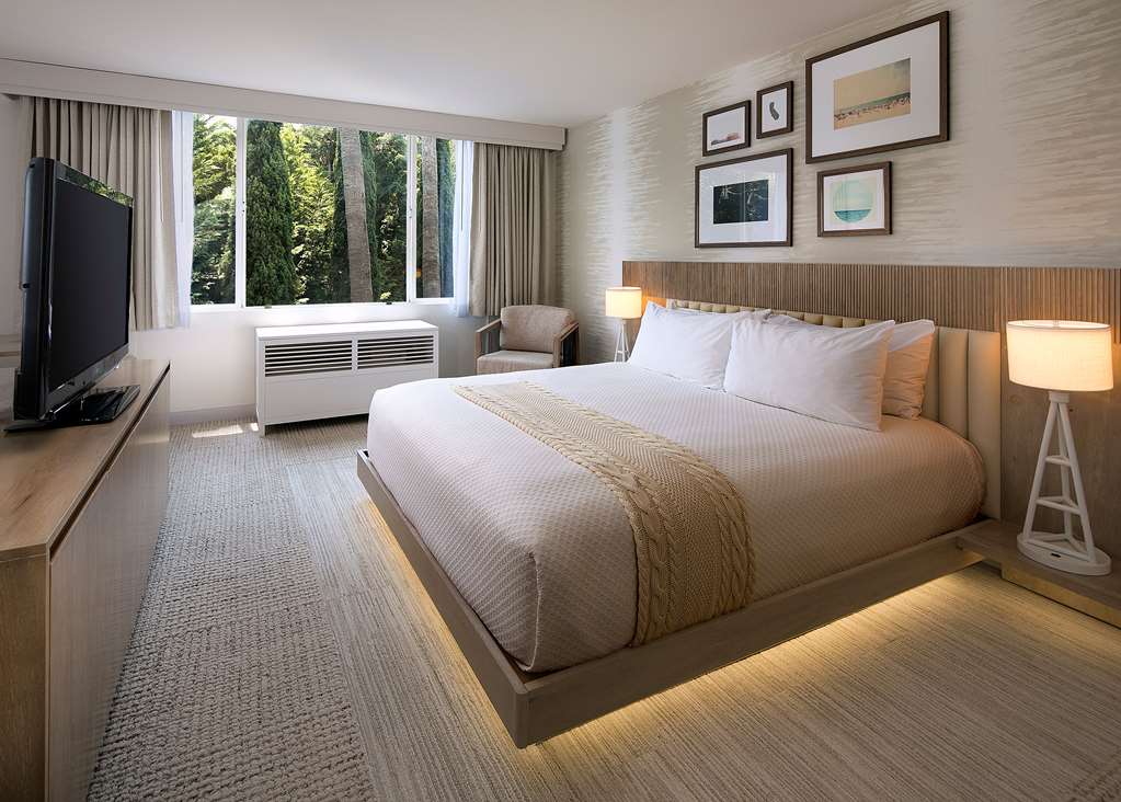 Фото Belamar Hotel Manhattan Beach, Tapestry Collection by Hilton