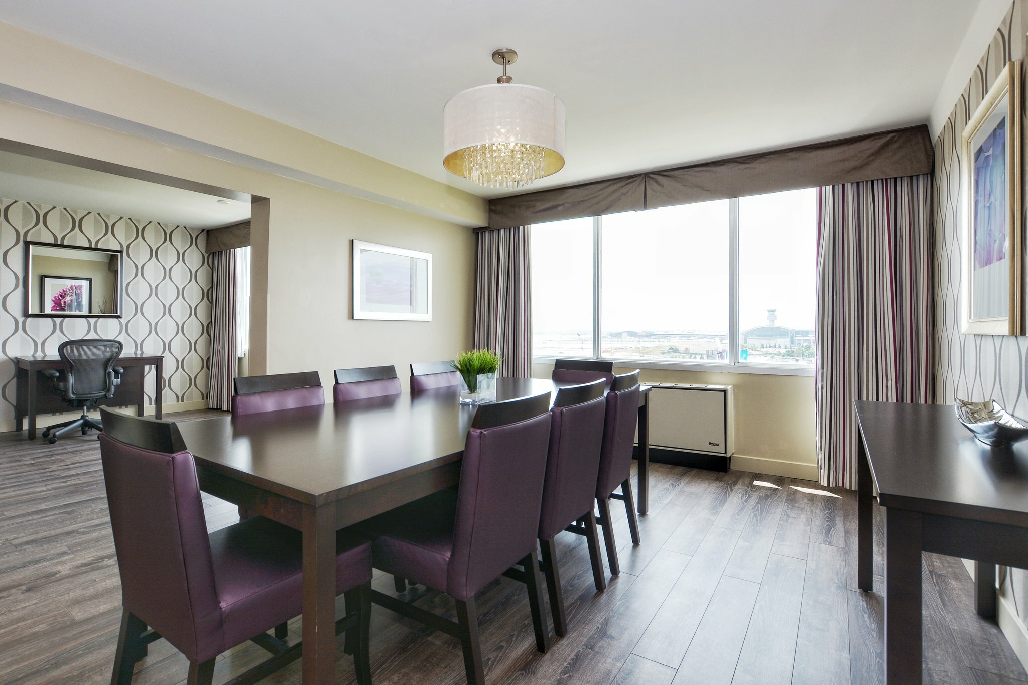 Фото Holiday Inn Toronto International Airport