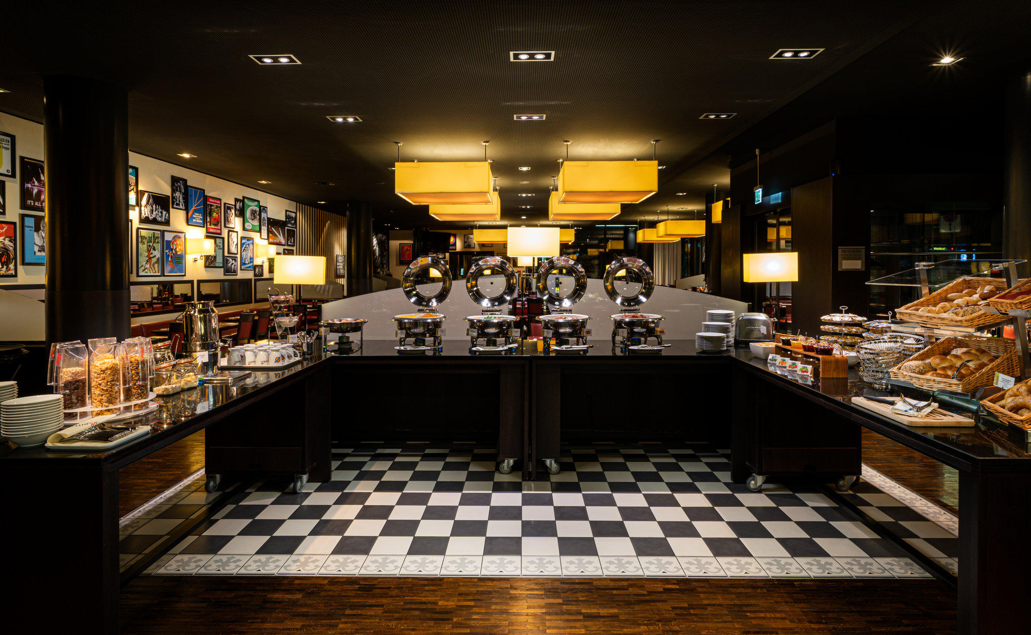 Фото Holiday Inn Zurich - Messe by Ihg