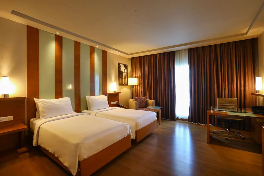 Фото Radisson Blu Hotel Chennai City Centre