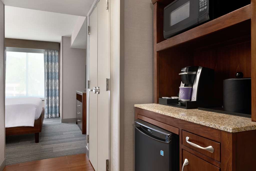Фото Hilton Garden Inn Stony Brook