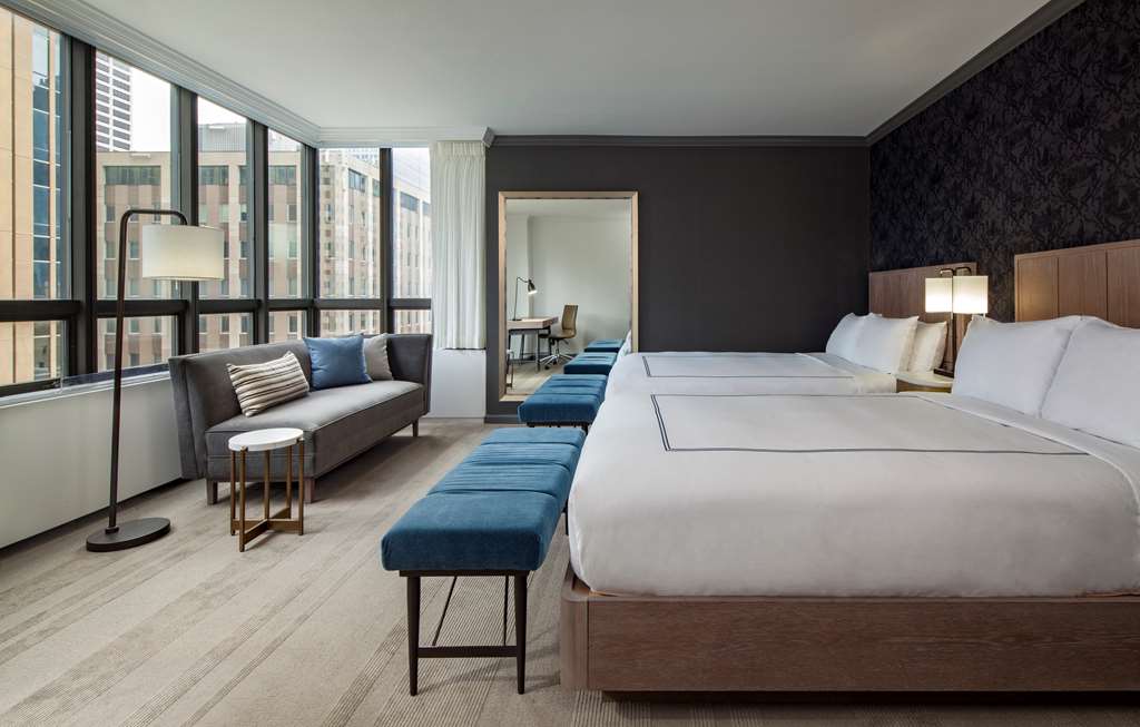 Фото The Marquette Hotel, Curio Collection by Hilton