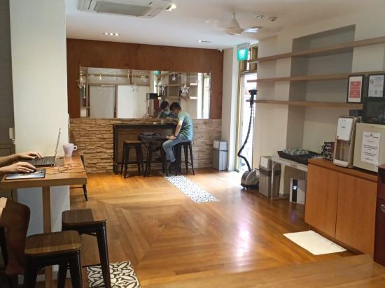 Фото Wink at Upper Cross Street