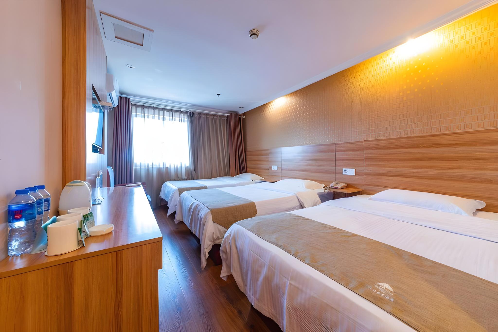 Фото GreenTree Inn Chongqing Longhu Times Tianjie Xietaizi Subway Station Hotel