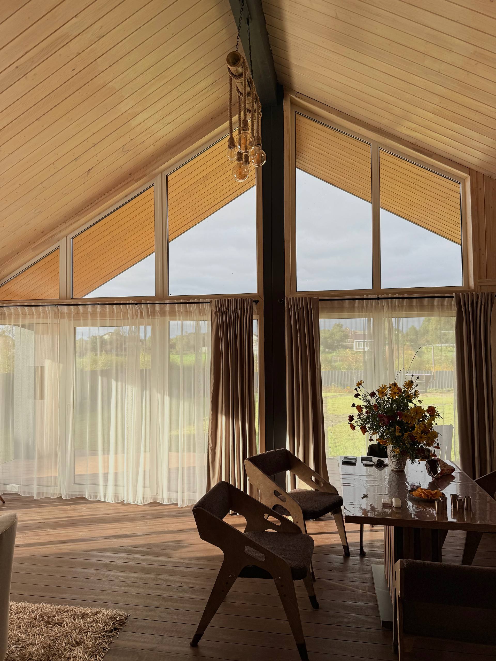 Фото Барнхауз у озера