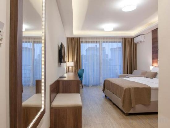 Фото Отель Twelve by Aycon