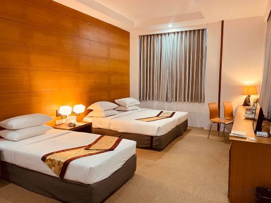 Фото Yama Hotel & Rooftop Bar