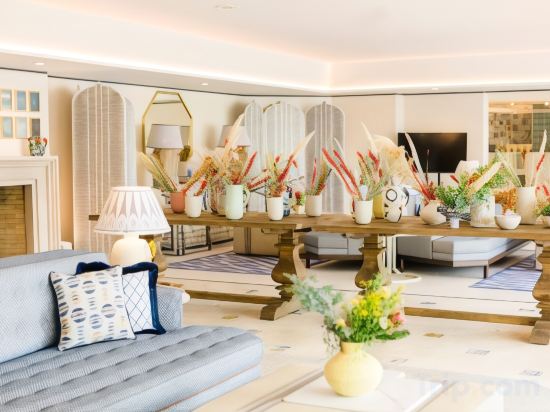 Фото The Albatroz Hotel