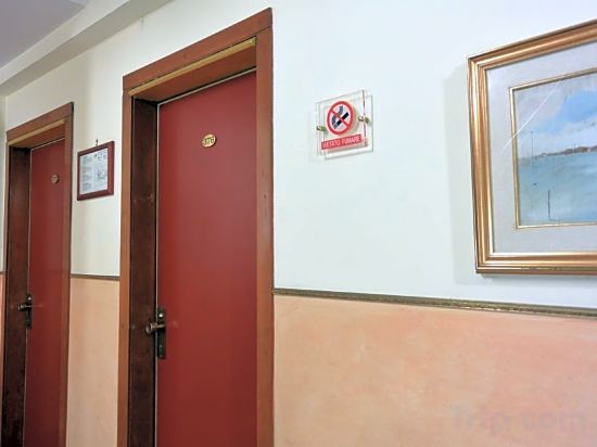 Фото Ambassador Tre Rose