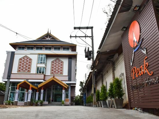 Фото Peak Boutique City Hotel