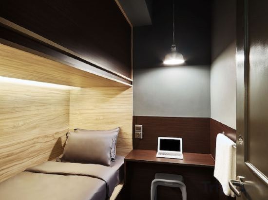 Фото The POD Boutique Capsule Hotel