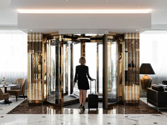 Фото Warwick Geneva