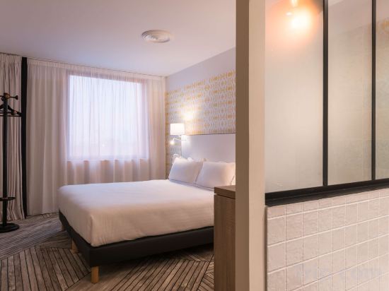 Фото The Originals Boutique, Hôtel Maison Montmartre Paris Les Puces