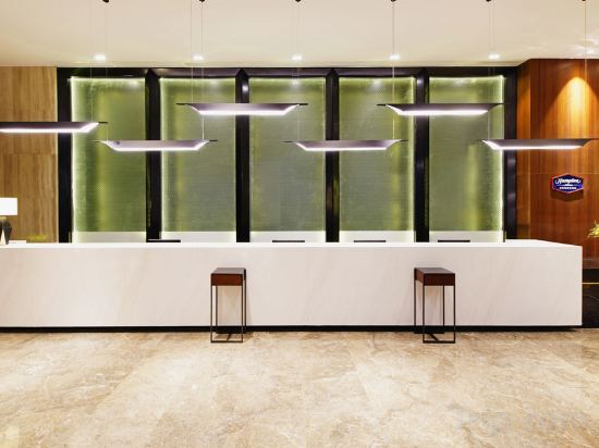 Фото Hampton by Hilton Zhuhai Chengfeng Plaza
